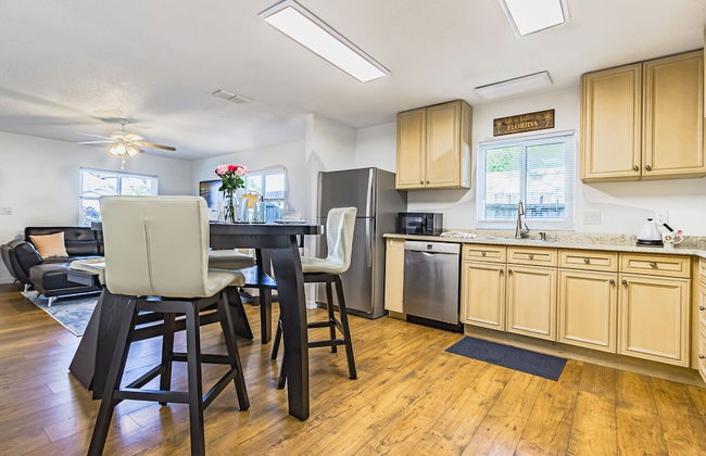 Mova Poolside Escape - Foto 50