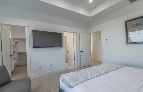 Your home away from home - Photo 3