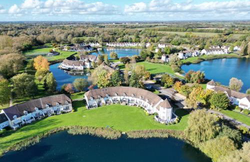 Luxury Kingfisher Lodge, Isis Lake, within the Cotswold Waterpark - Foto 5