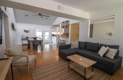 Game Room, near Navy Base, Hannah Park and Beach! - Foto 13