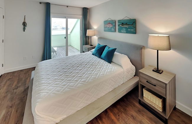 Sunset Water View by Silver Sands Vacation Rentals - Photo 31