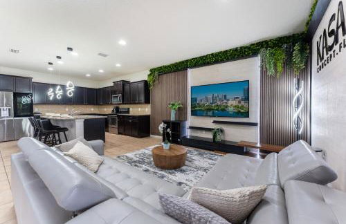 Luxury 8BR Villa with Pool, Spa, Theater & Game Room near Disney - Foto 26