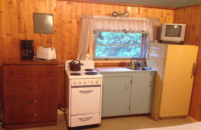 Riverside Adventures Vacation Rentals - Photo 12