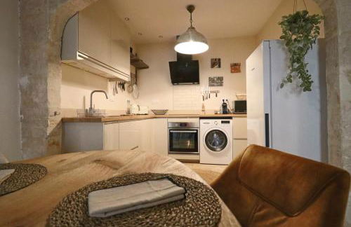 La Grande Bourgade-Authentique Maison en Pierre avec Terrasse Climatisation au Cœur d'Uzès - Foto 32