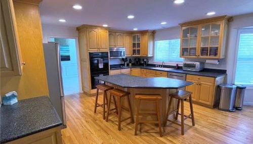 8-Bedroom Home Near the Foot of the Rocky Mountains - Foto 3