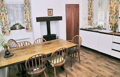 Tacker Street Cottage - Photo 4
