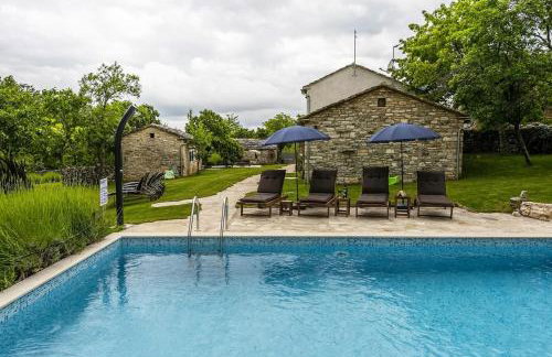 Village Miljavci - Photo 1