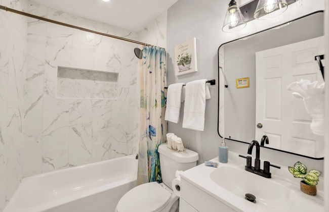 Spacious & Homey 4br/3ba W/amenities Near Downtown - Foto 24