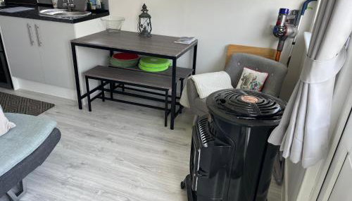 Beachy Vibes and Chill Times 2 bed chalet in Leysdown - Foto 4