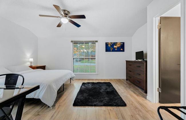 Quiet 3 Bedroom Home Walkable to Zilker Park - Photo 3