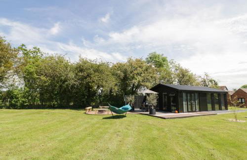 The Tractor Shed - Photo 1