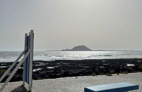 MY OCEAN HOME !!! Breathtaking location, Steps to the ocean, Spacious sea view, Fully Equipped and Well-Furnished with Private Entrance and High-Speed Fiber Optic Internet - Photo 22