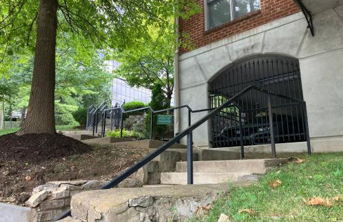 Near Vandy, 11 minsDowntown, Park Free, Fast Wifi - Foto 16