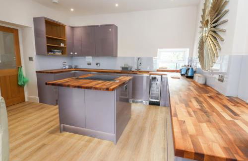 The Old Tywyn Post Office - Photo 8