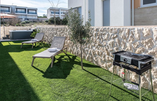 Apartments Mare B with pool - Photo 56