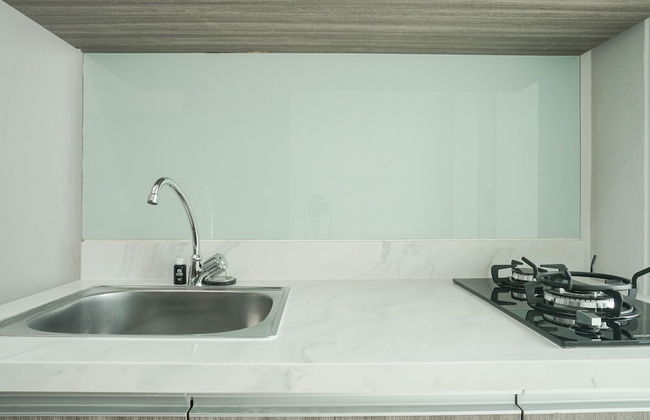 Fully Furnished Apartment with Comfortable Design 2BR Vittoria Residence - Photo 9