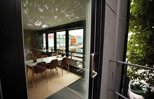 Stunning Marina View - Brand New - City Center - Photo 41