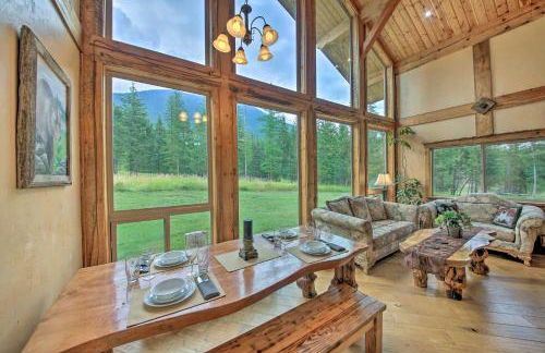 Private Deck and Mtn Views Family Getaway in Eureka - Foto 6