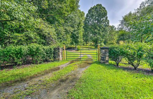 Views and Trails Horse Farm Home in Campobello! - Foto 31