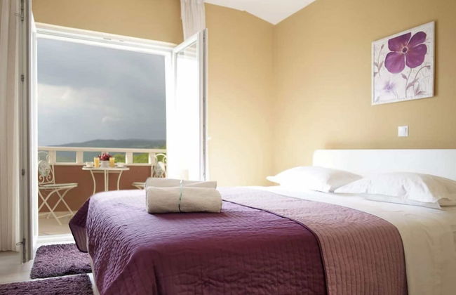 Peaceful Escape With Mountain Views, Heated Pool and Modern Amenities in Radošić - Foto 2