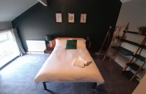 Chic 5 double bedroom house - 15 min to Manchester - Foto 42