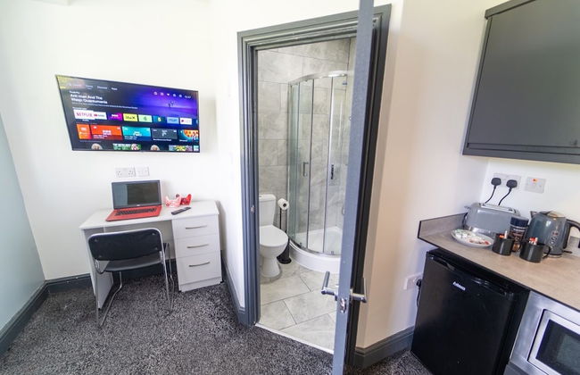 Spacious 1-bed Studio in Birmingham - Photo 12