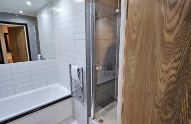 Lavish London Apartment - Secure with parking - Foto 5