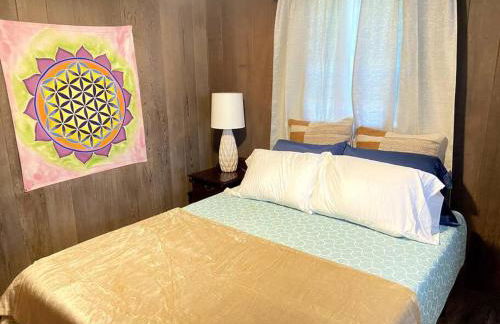 THE HILO HOMEBASE - Charming 3 Bedroom Hilo Home, with AC! - Foto 21