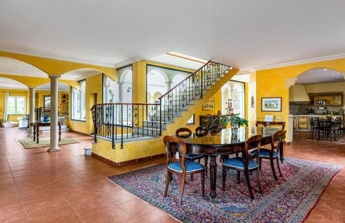 Architectural jewel between sea and mountains - Foto 8