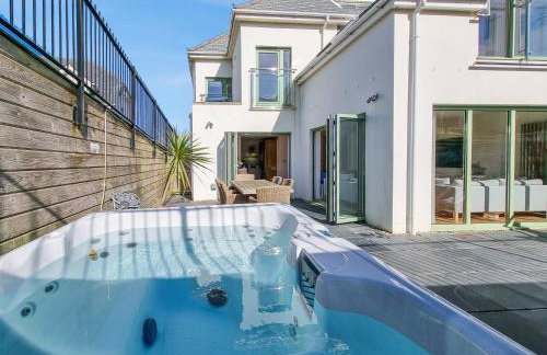 Point View - Award Winning Apartments with Private Hot Tub & Parking - Foto 1