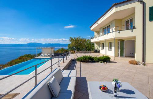 Luxury Villa Oštro with pool & Krk bridge view - Photo 72