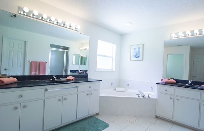 Spacious Modern Pool Home, Family & Golf Trips - 4727 4 Bedroom Home by RedAwning - Foto 11