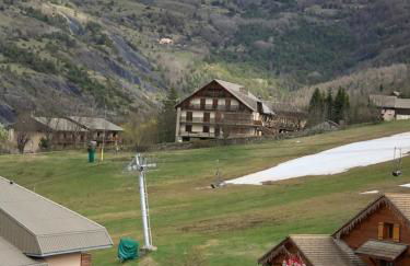 Les alpages - lit queen size - centre station - Foto 15