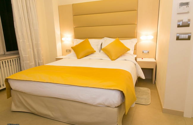 Augustana House - Photo 10