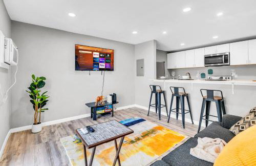 Modern 2BD 2BA Flat Gym and Pool Heart of Downtown - Foto 16