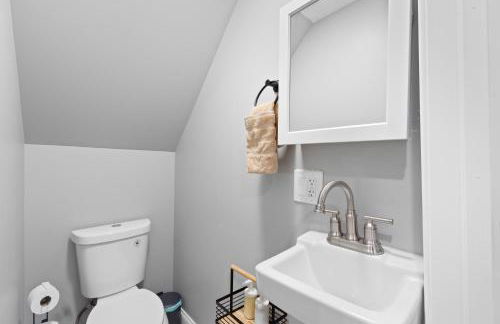 Urban Charm | Near EWR Airport Easy Access to NYC - Foto 30