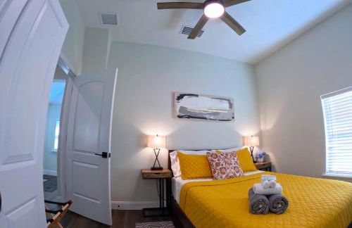 Steps to Trolley Stop 11 Renovated Home with Free EV Station - Foto 26