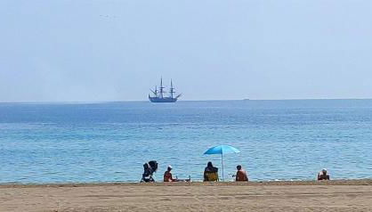 On the beach! Frente al Paseo Marítimo, Parking y Piscina - Photo 3