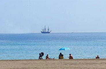 On the beach! Frente al Paseo Marítimo, Parking y Piscina - Photo 3