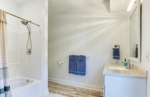 Home with Private Yard - Walk to Swamp Rabbit Trail - Foto 13