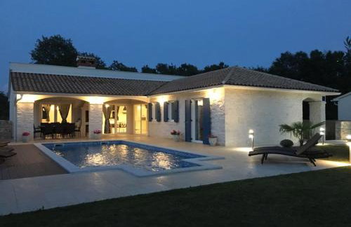 Villa Blanca with a heated private pool - Foto 2