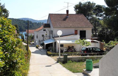 Apartments by the sea Brgulje, Molat - 6241 - Foto 1