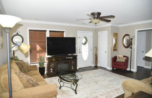 Grandys Place, Home in Hartselle, walk to Stadium, near downtown, King bed - Foto 15