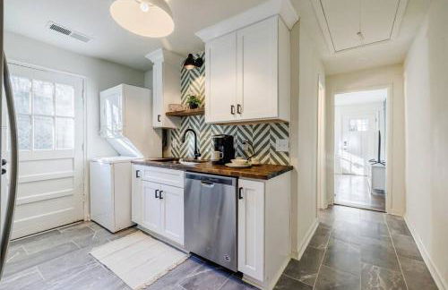 5min-Grant park with Fenced Yard, Parking and Pet Friendly - Photo 11