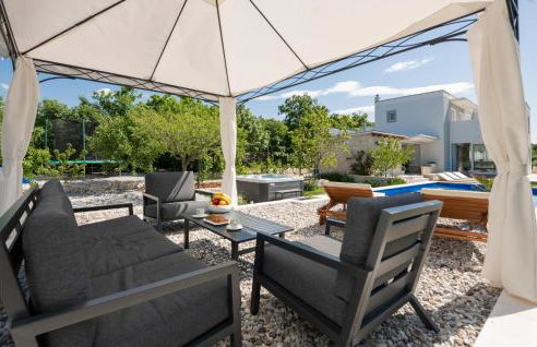 Cozy Home In Veliki Brocanac - Foto 19