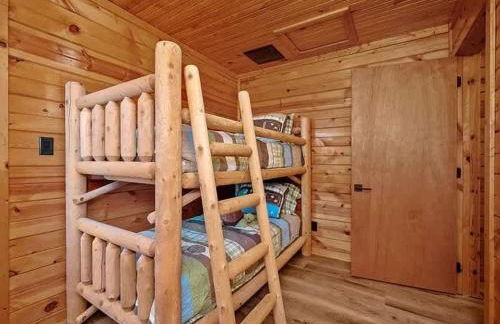 Mountain Top Hideout - Cabin Inspired Modern Ranch - Foto 7