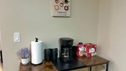 Quiet 2BR Retreat , Fenced yard , Modern Duplex - Foto 3