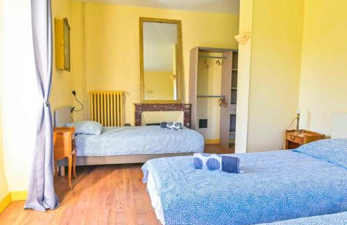 La Breteche-Le château et les dépendances - Photo 14