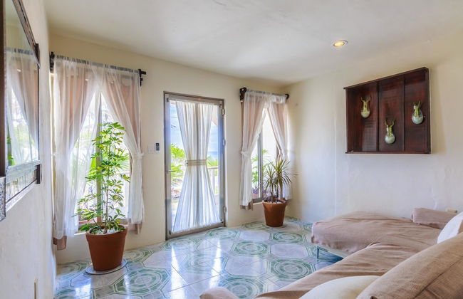 House of Mirrors - Photo 10