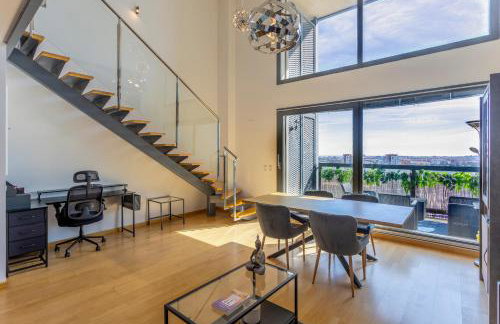 Loft Doble Altura con Terraza Panorámica y Piscina - Photo 1